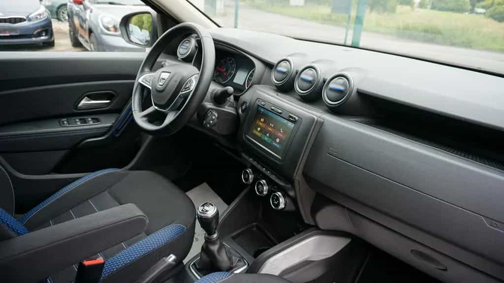 Dacia Duster II Celebration*AHK*360° Kamera*Kessy*SHZ* 12/2020-photo-9