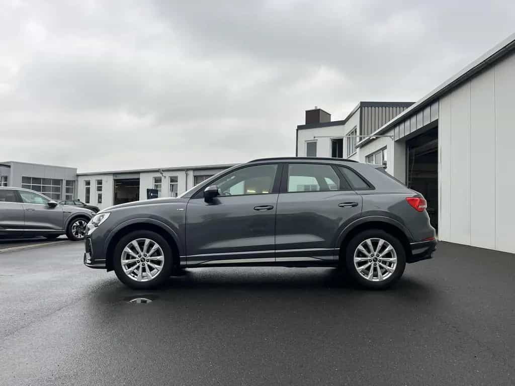 Audi Q3 35 1.5 TFSI S tronic S line 194€ m.20% Anz. N 03/2023-photo-1