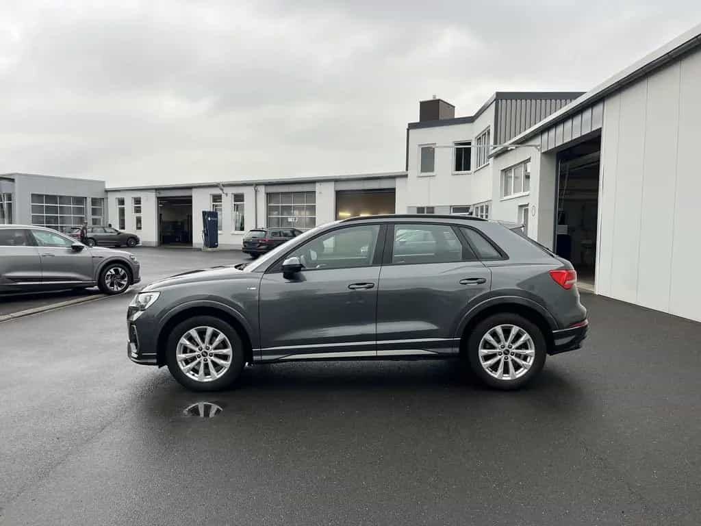 Audi Q3 35 1.5 TFSI S tronic S line 194€ m.20% Anz. N 03/2023-photo-2