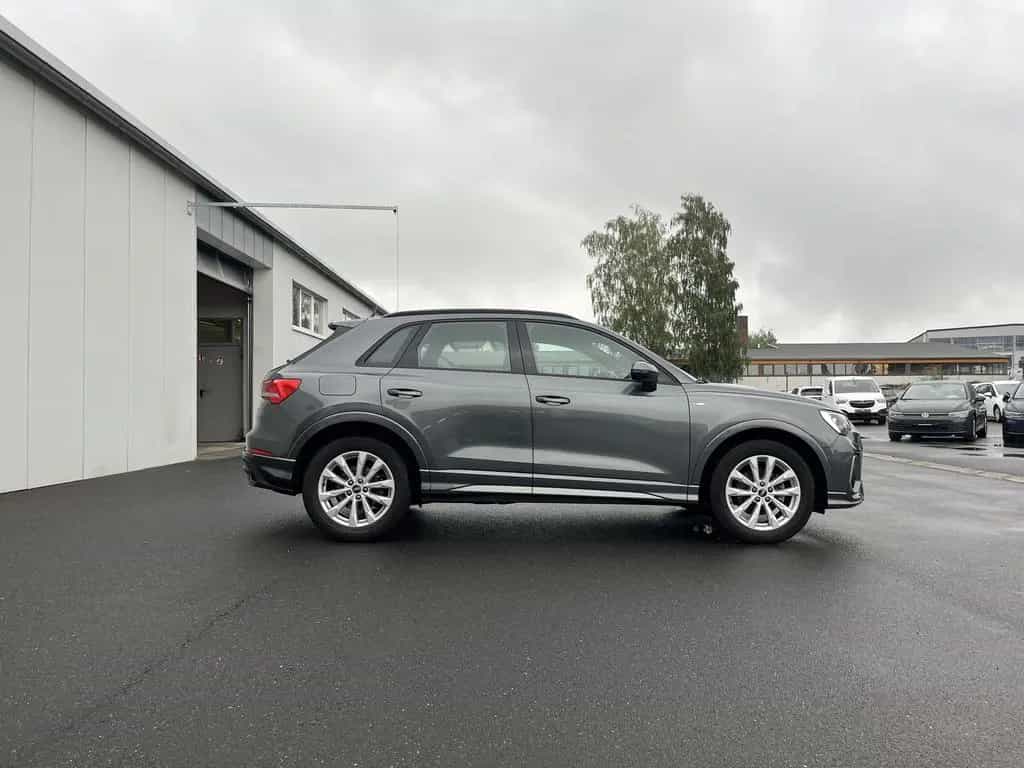 Audi Q3 35 1.5 TFSI S tronic S line 194€ m.20% Anz. N 03/2023-photo-4
