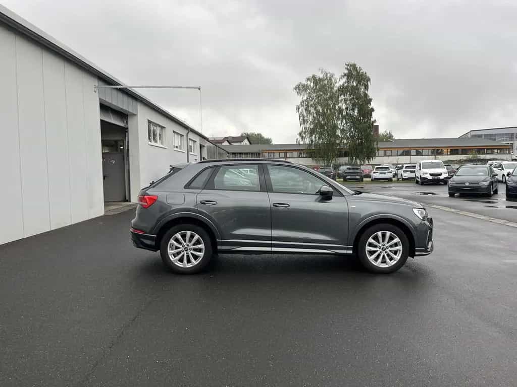 Audi Q3 35 1.5 TFSI S tronic S line 194€ m.20% Anz. N 03/2023-photo-5