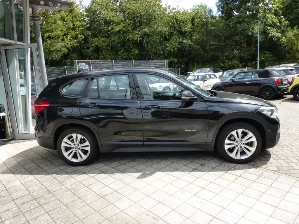 BMW X1 sDrive18i Advantage Aut., Leder, Navi, 18" LM 02/2016-photo-1