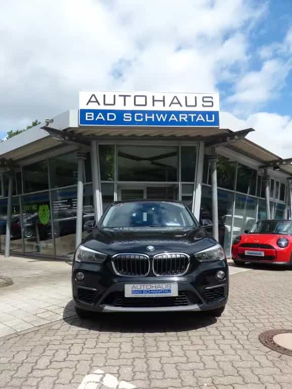 BMW X1 sDrive18i Advantage Aut., Leder, Navi, 18" LM 02/2016-photo-2