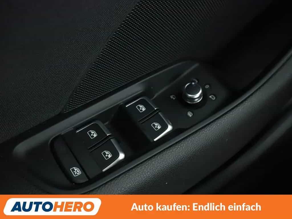 Audi A3 Limousine 35 TFSI Sport Aut.*NAVI*XENON*TEMPO 07/2019-photo-28