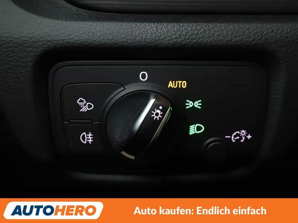 Audi A3 Limousine 35 TFSI Sport Aut.*NAVI*XENON*TEMPO 07/2019-photo-29