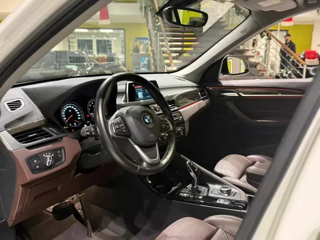 BMW X1 xDrive 20 i Sport Line *RFK*X-Drive*Shadow* 04/2018-photo-13