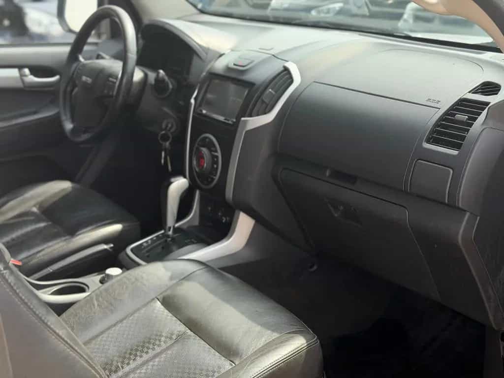 Isuzu D-Max Double Cab 4WD Premium 05/2015-photo-8