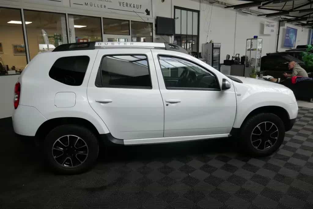 Dacia Duster I Prestige 4x2 Navi*KAMERA*LEDER*PDC*AHK* 12/2017-photo-2