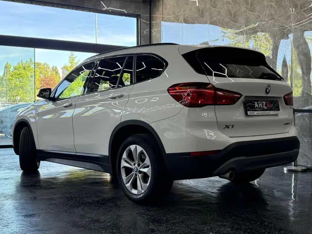 BMW X1 sDrive 18 i Advantage 08/2018-photo-2