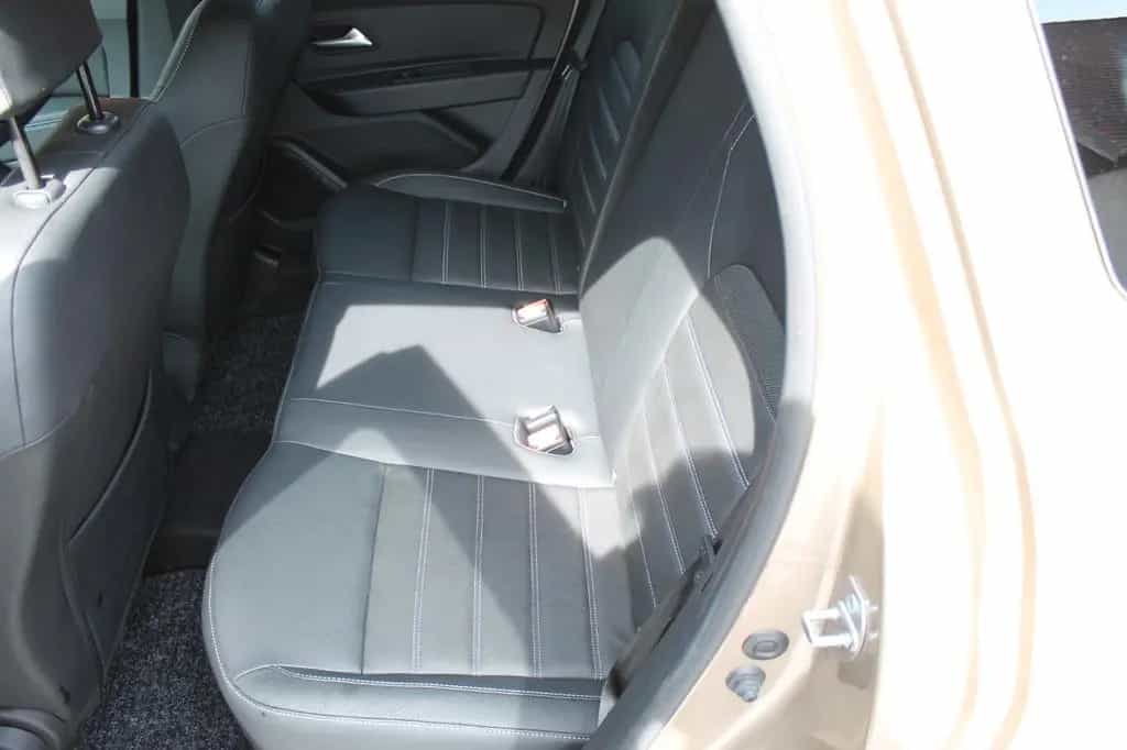Dacia Duster II Celepration 150 PS Leder Nav AHK 05/2021-photo-13