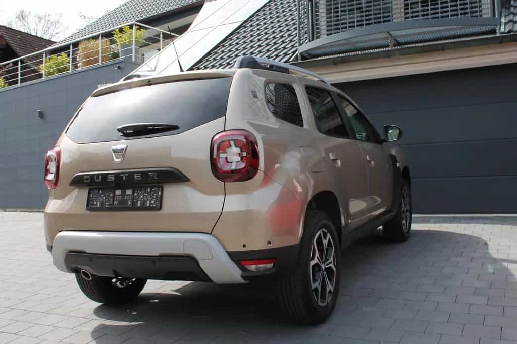 Dacia Duster II Celepration 150 PS Leder Nav AHK 05/2021-photo-5