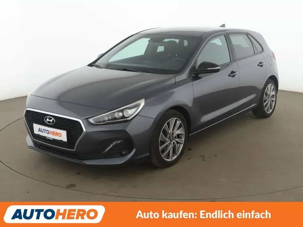 Hyundai i30 1.4 TDGI Passion + Aut*NAVI*LED*TEMPO*CAM* 02/2018-photo-0