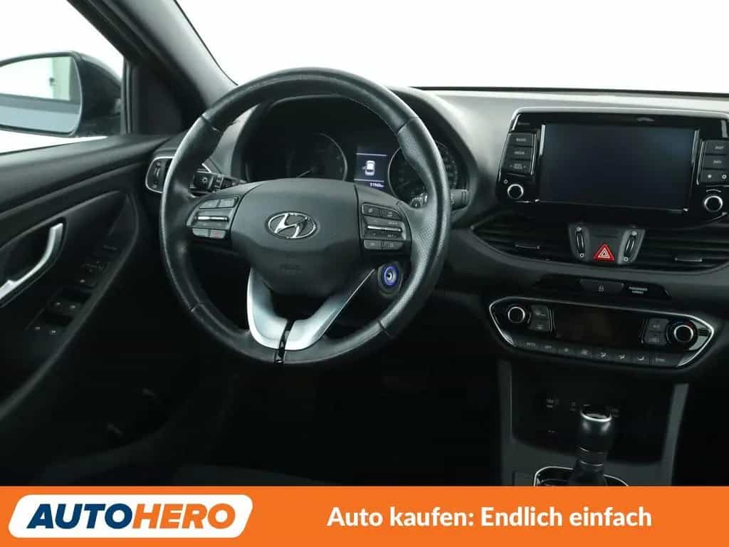 Hyundai i30 1.4 TDGI Passion + Aut*NAVI*LED*TEMPO*CAM* 02/2018-photo-12