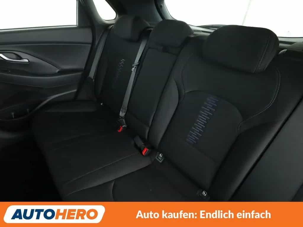 Hyundai i30 1.4 TDGI Passion + Aut*NAVI*LED*TEMPO*CAM* 02/2018-photo-13