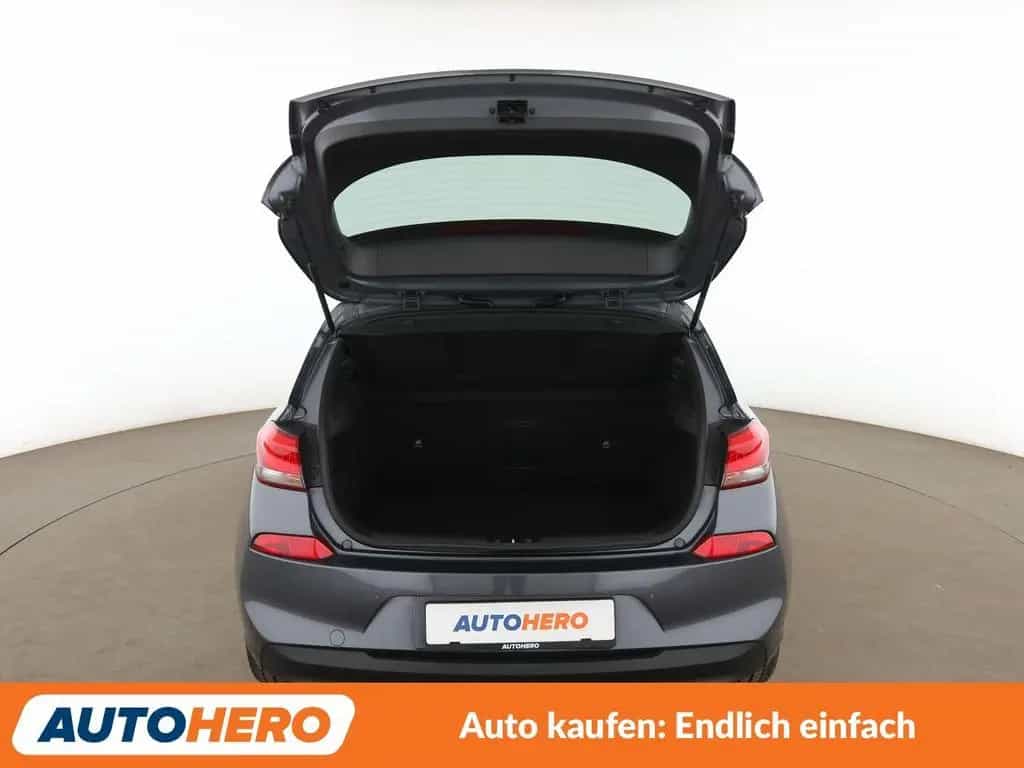 Hyundai i30 1.4 TDGI Passion + Aut*NAVI*LED*TEMPO*CAM* 02/2018-photo-16