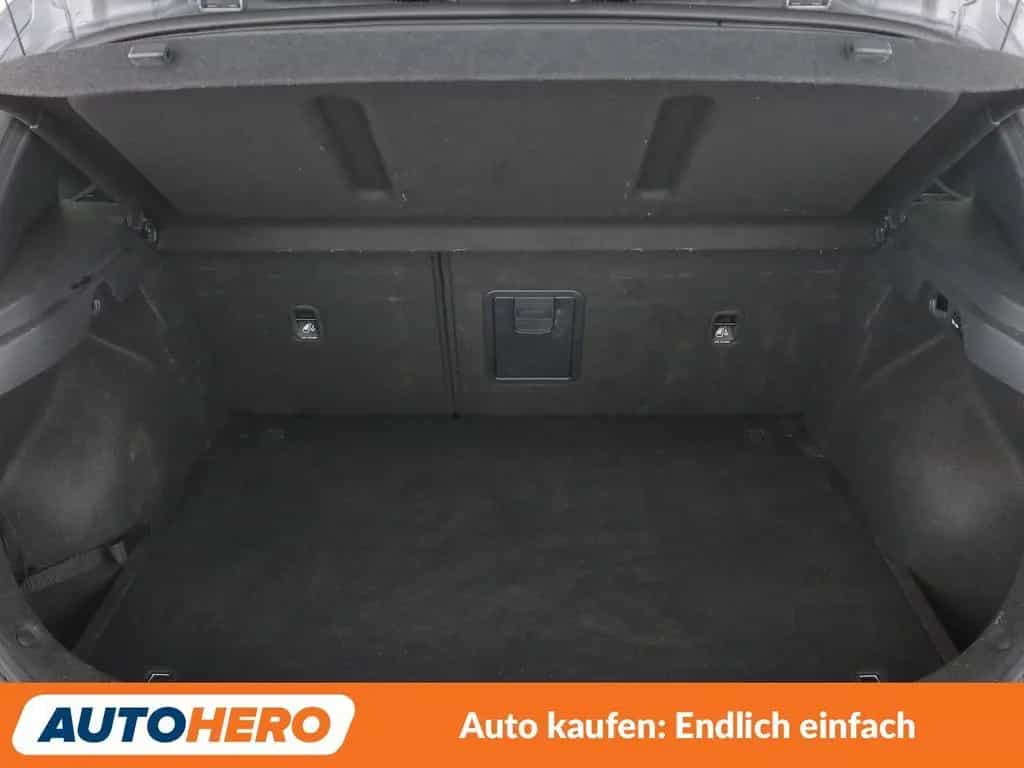 Hyundai i30 1.4 TDGI Passion + Aut*NAVI*LED*TEMPO*CAM* 02/2018-photo-17