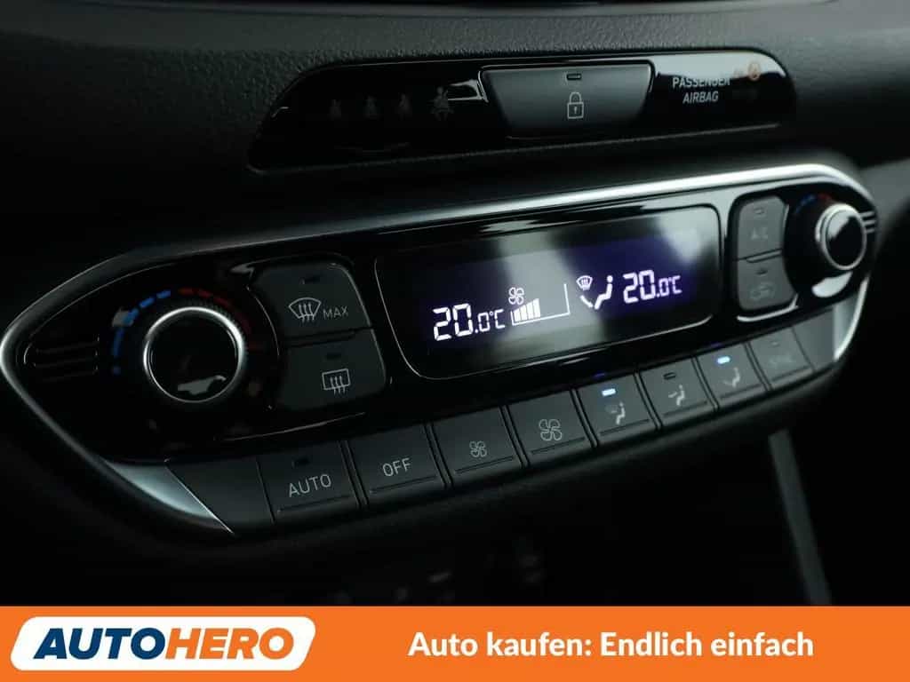 Hyundai i30 1.4 TDGI Passion + Aut*NAVI*LED*TEMPO*CAM* 02/2018-photo-22