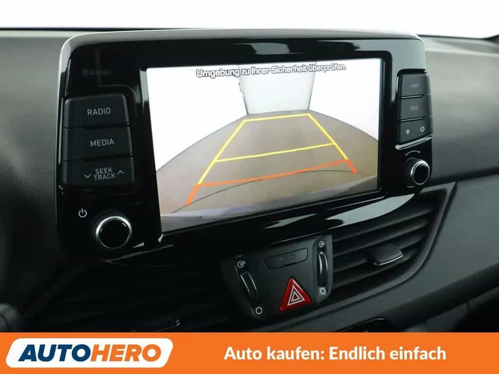 Hyundai i30 1.4 TDGI Passion + Aut*NAVI*LED*TEMPO*CAM* 02/2018-photo-23