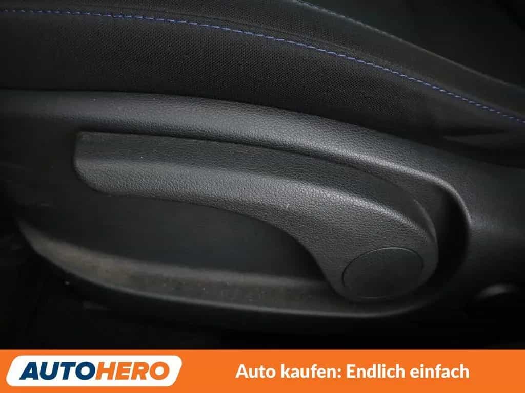 Hyundai i30 1.4 TDGI Passion + Aut*NAVI*LED*TEMPO*CAM* 02/2018-photo-28