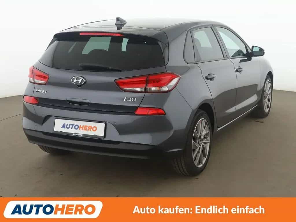 Hyundai i30 1.4 TDGI Passion + Aut*NAVI*LED*TEMPO*CAM* 02/2018-photo-5