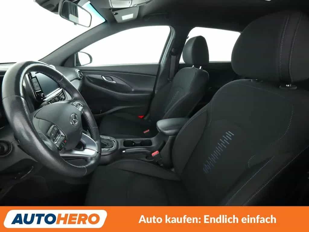 Hyundai i30 1.4 TDGI Passion + Aut*NAVI*LED*TEMPO*CAM* 02/2018-photo-9
