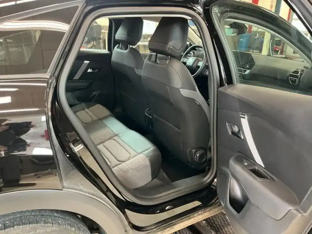 Citroën C4 Feel Pack 1.2 PureTech 130 Kamera Navi App 07/2023-photo-15