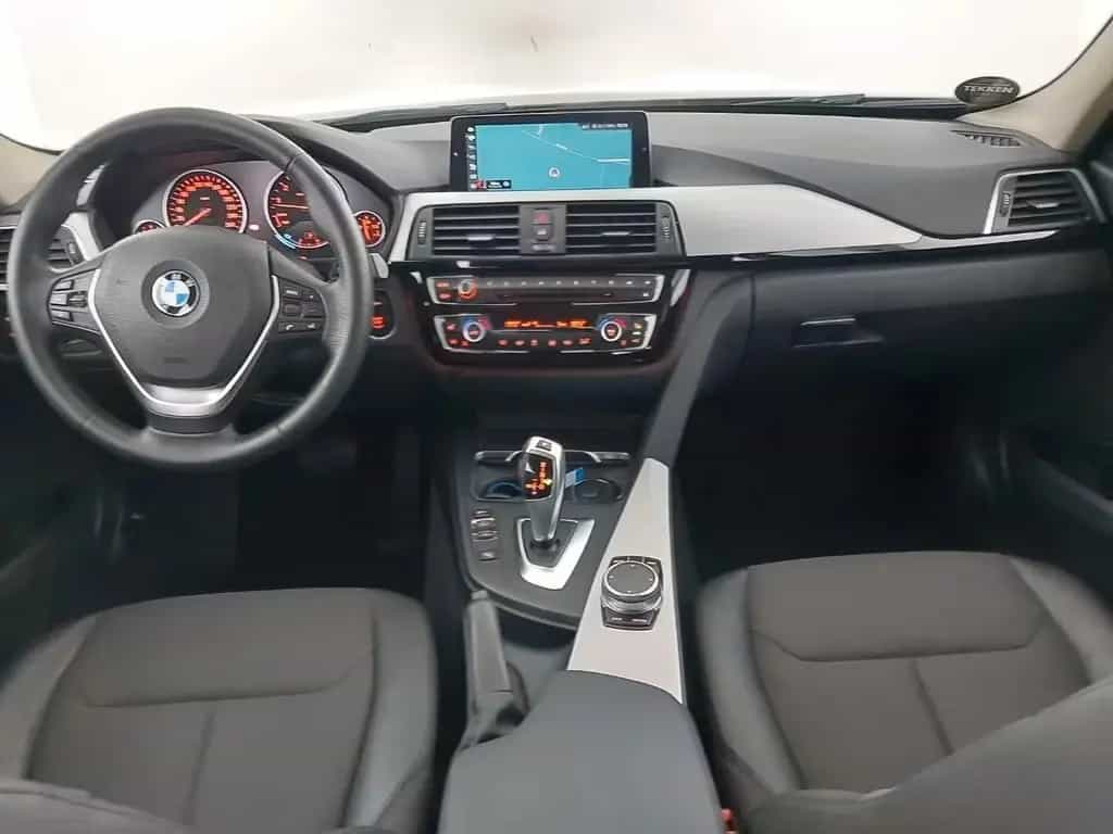 BMW 320 i Touring Steptronic PANO AHK LED LEDER NAV 02/2018-photo-11