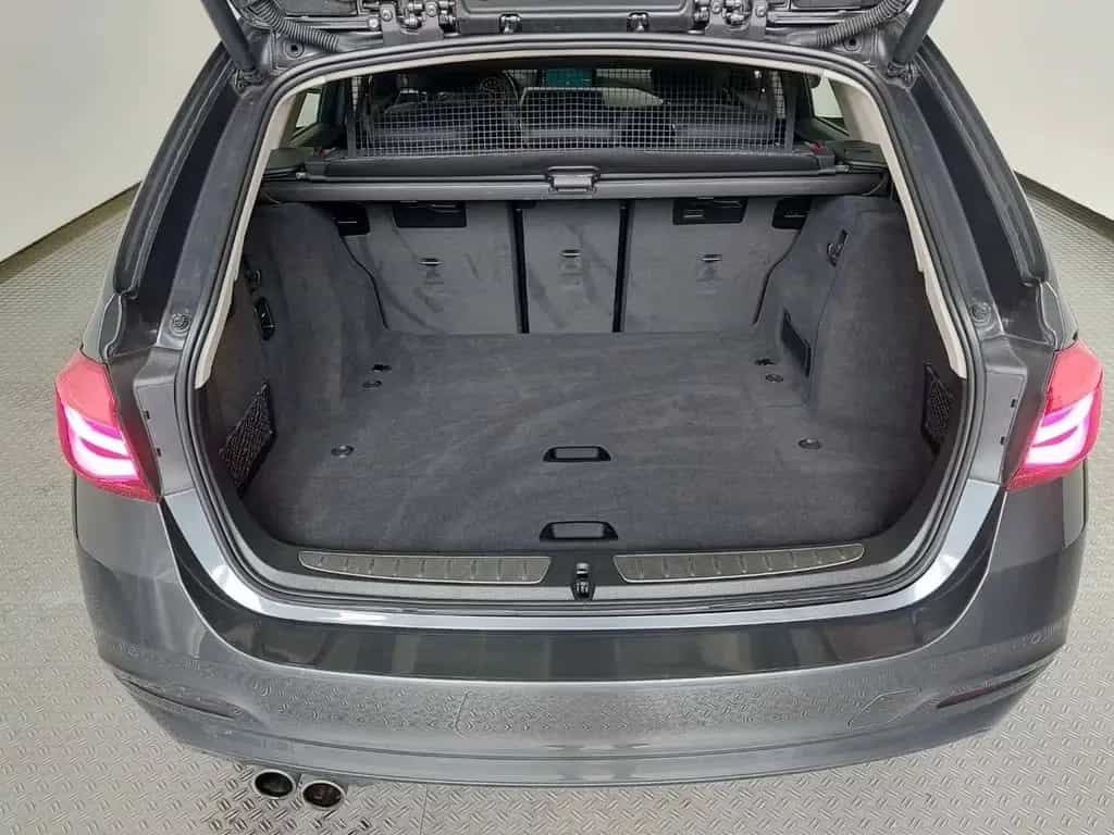 BMW 320 i Touring Steptronic PANO AHK LED LEDER NAV 02/2018-photo-14
