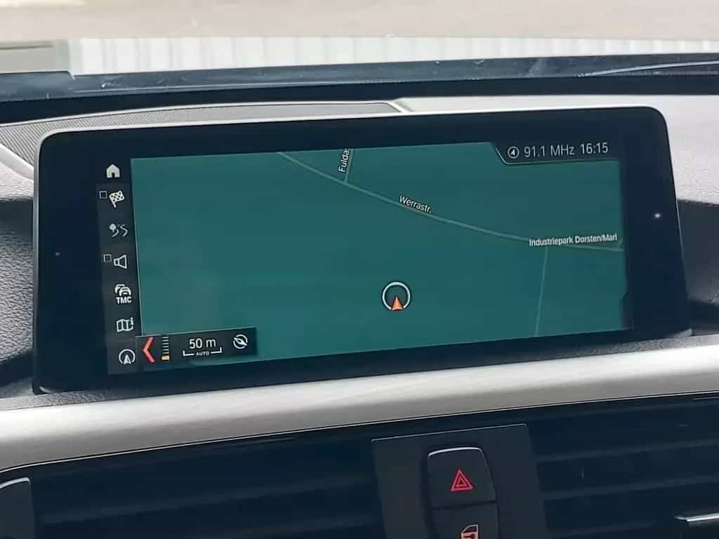 BMW 320 i Touring Steptronic PANO AHK LED LEDER NAV 02/2018-photo-16