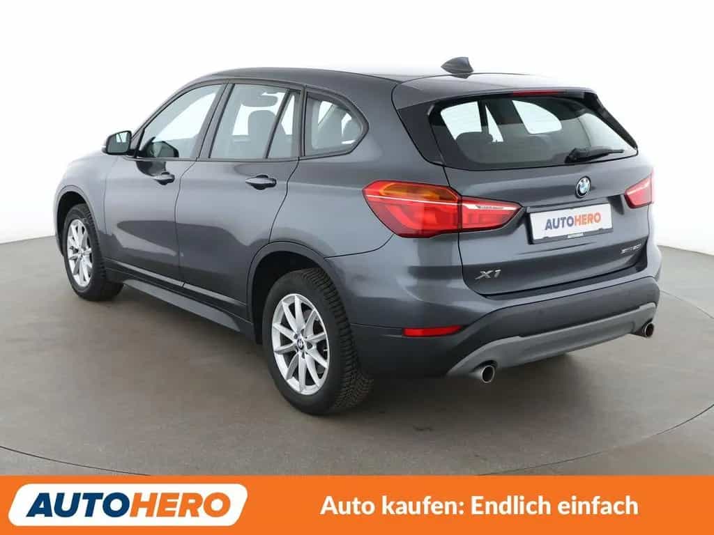 BMW X1 sDrive 20i Advantage Aut.*NAVI*TEMPO*PDC*SHZ* 04/2019-photo-3