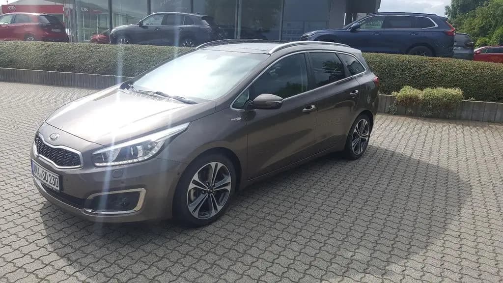 Main__Slider__Photo:Kia Ceed SW 1.6 Platinum LEDER DACH NAVI BI-XENON 07/2017-0