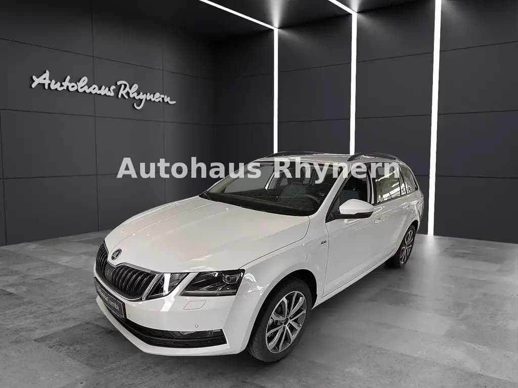 Main__Slider__Photo:Skoda Octavia Combi III 2.0 TDI 110kW DSG Soleil 12/2020-0