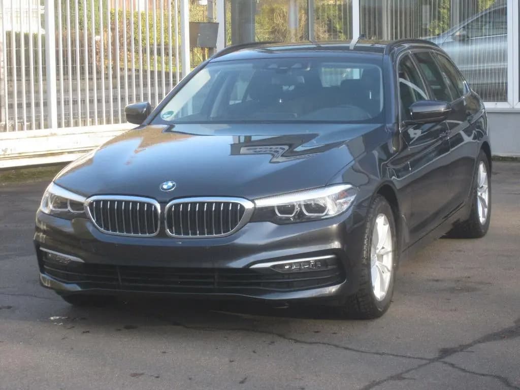 Main__Slider__Photo:BMW 5 Series 520 d xDrive Touring Automatik Navi Kamera Park 05/2019-0
