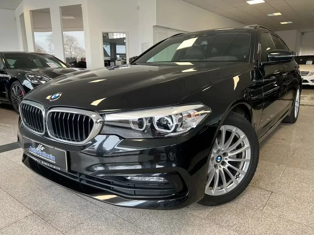 Main__Slider__Photo:BMW 520 d Sport Line Aut. Pano LED Navi Leder Ambien 07/2018-0