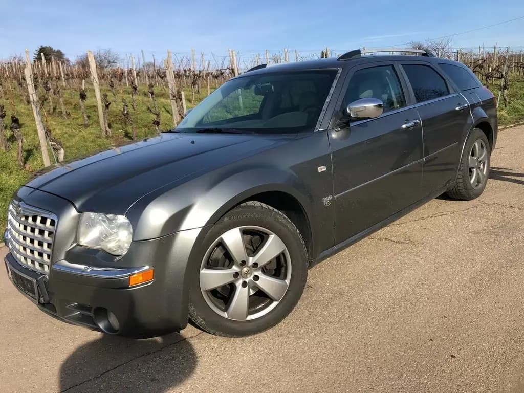 Main__Slider__Photo:Chrysler 300C Touring 3.0 CRD Luxury nicht fahrbereit 10/2007-0