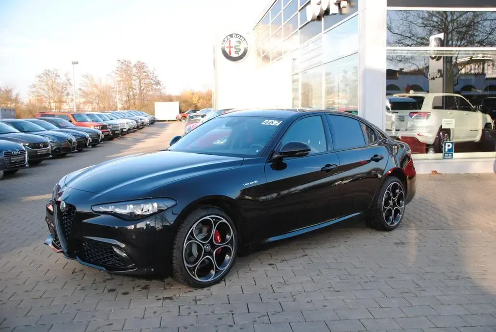 Main__Slider__Photo:Alfa Romeo Giulia Veloce MY23, Assistenz/Premium, NP:66.390 04/2023-1