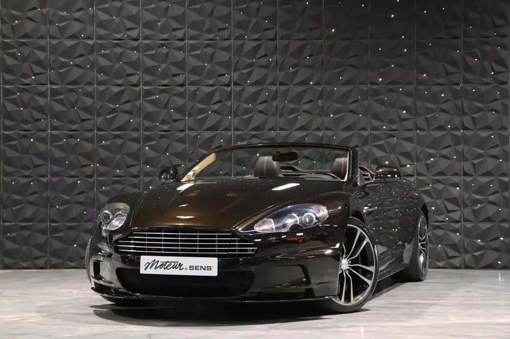 Main__Slider__Photo:Aston Martin DBS Volante - Marron Black - B&O - Piano Black 10/2012-0