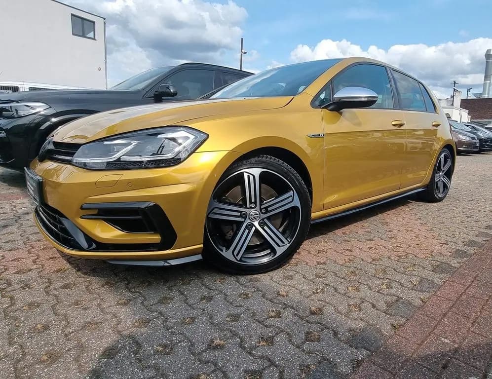 Main__Slider__Photo:Volkswagen Golf VII R-4Motion-70TKM-300PS-GARANTIE-E6D 04/2019-0