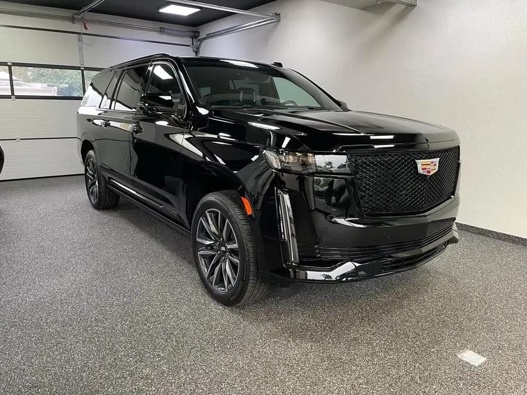 Main__Slider__Photo:Cadillac Escalade ESV SPORT PLATINUM - 6.2 V8-HUD-NIGHT V null-0