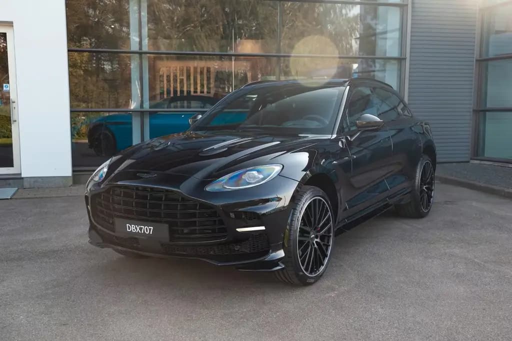 Main__Slider__Photo:Aston Martin DBX 4.0 V8 DBX707 07/2025-0