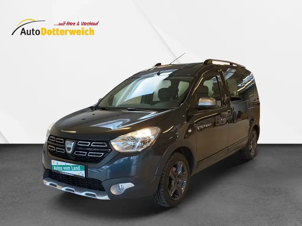Main__Slider__Photo:Dacia Dokker Stepway  TCe 115 Rollifahrer Heckeinstieg 09/2017-0