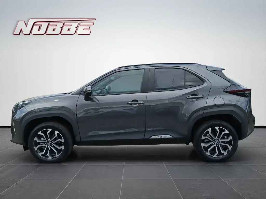 Main__Slider__Photo:Toyota Yaris Cross Hybrid 1.5 VVT-i Team D. Winterpaket 02/2023-1