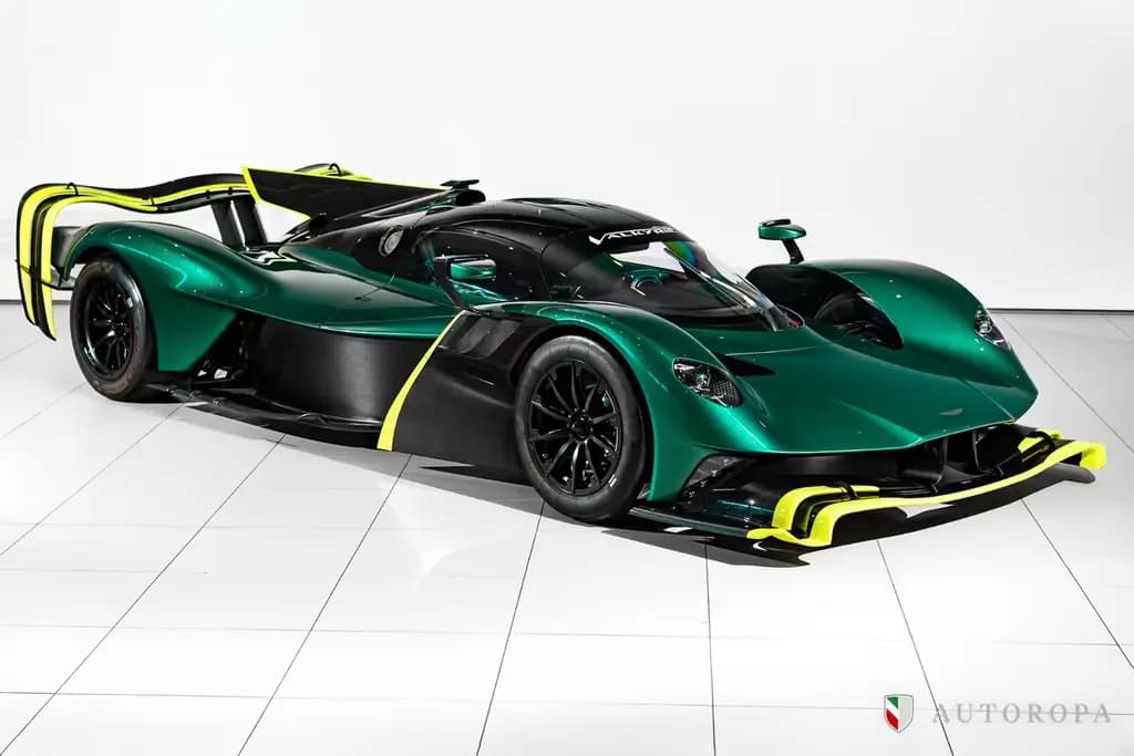 Main__Slider__Photo:Aston Martin Other New Aston Martin Valkyrie AMR Pro Ferrari Sweden 12/2022-0