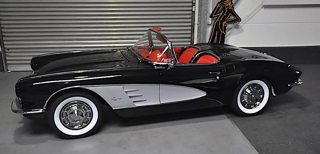 Main__Slider__Photo:Corvette C1 CORVETTE CABRIO MATCHING NUMBERS-HISTORIE 03/1960-0
