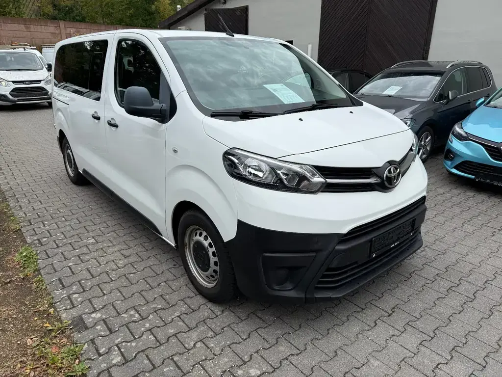 Main__Slider__Photo:Toyota Proace (Verso) ProAce Verso 1.5 D-4D  9-Sitzer,Klima 02/2019-1