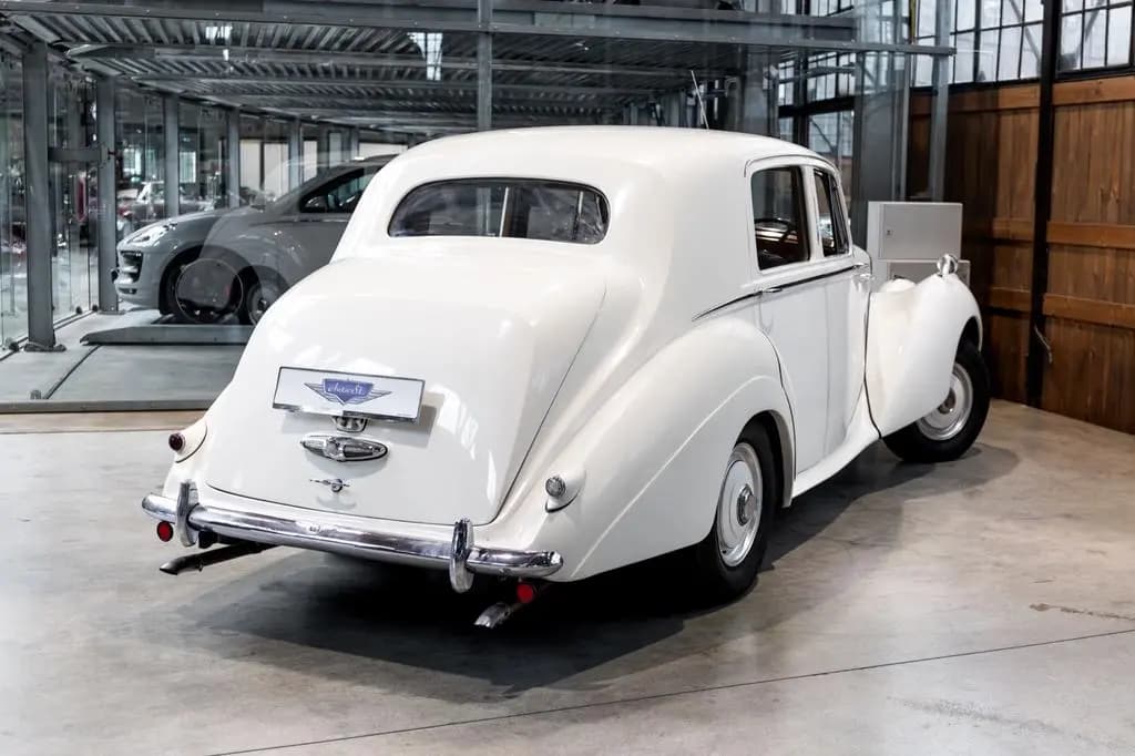 Main__Slider__Photo:Bentley R Type 10/1952-0