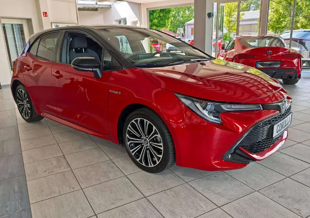 Main__Slider__Photo:Toyota Corolla Corolla Hybrid 1.8 Hybrid Club + Technik 11/2019-1