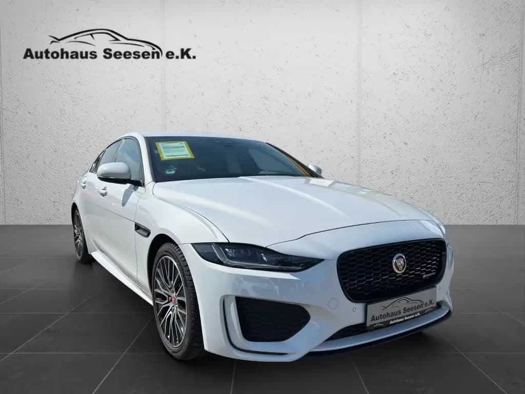 Main__Slider__Photo:Jaguar XE R-Dynamic  AWD*Black Pack*Navi*Leder*LED* 01/2020-0