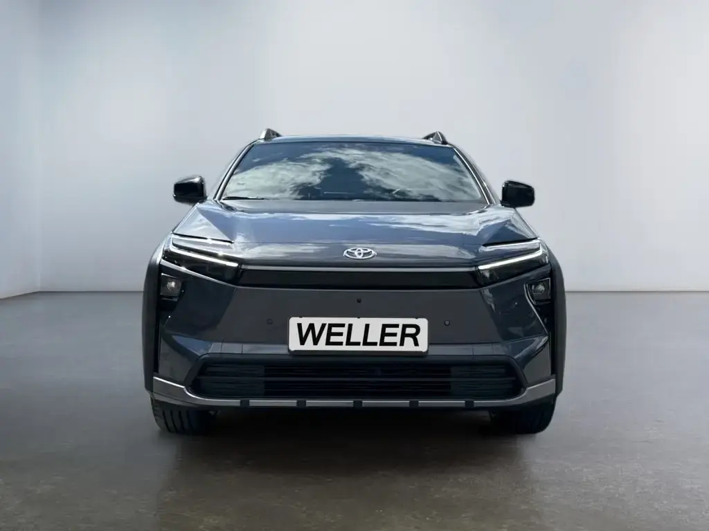 Main__Slider__Photo:Toyota bZ4X Touring Teamplayer *360 CAM*KESSY*PDC*SHZ* 08/2026-1