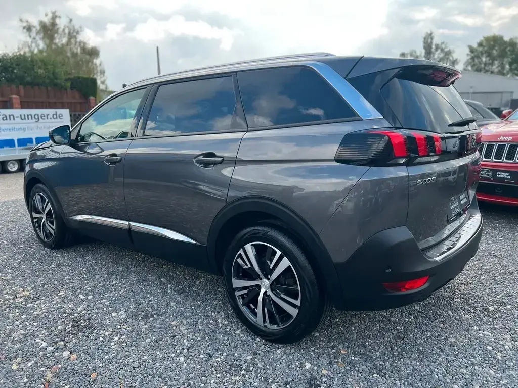 Main__Slider__Photo:Peugeot 5008 -7 SITZE-KLIMA-NAVI-PDC-SHZ-DAB-TOTWINKEL 01/2018-1
